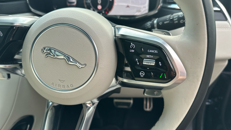 Jaguar F-Pace 2.0 D200 R-Dynamic HSE Black 5dr Auto AWD Diesel Estate